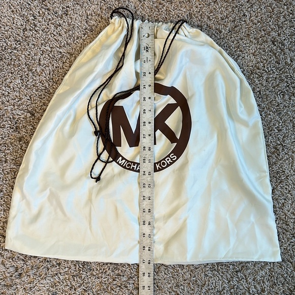 Michael Kors Cream/Brown Drawstring Bag Purse Cover - Picture 6 of 6